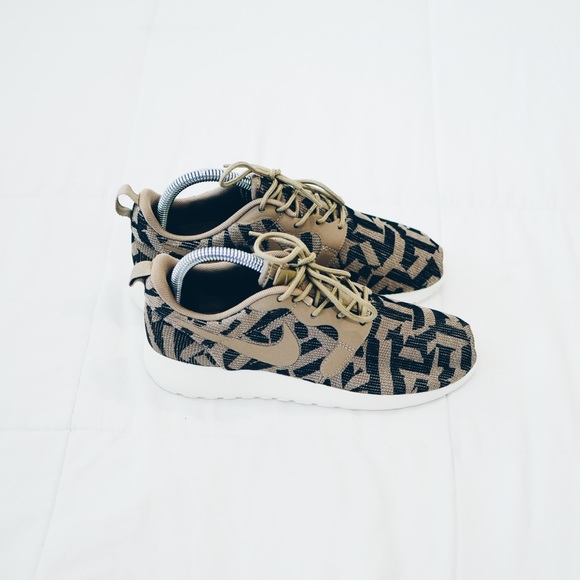 WMNS Nike Rouche ONE KJCRD - Picture 3 of 7